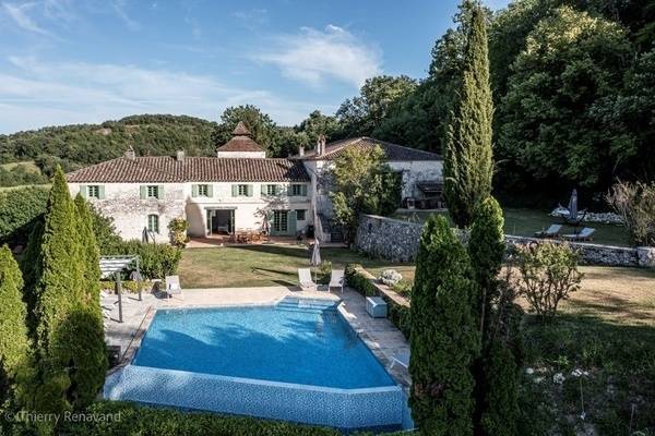 Groot huis huren in Frankrijk met luxe zwembad